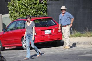 Milla Jovovich feet photo thumbnail