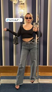 Millie Bobby Brown feet photo thumbnail