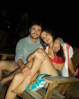 Millie Bobby Brown feet photo thumbnail