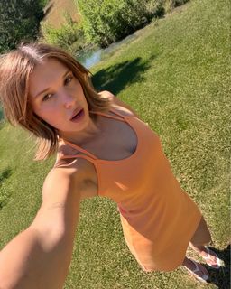Millie Bobby Brown feet photo 6