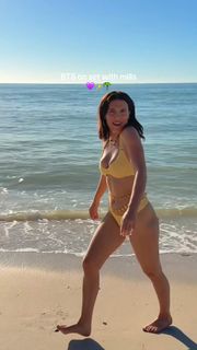 Millie Bobby Brown feet photo 10