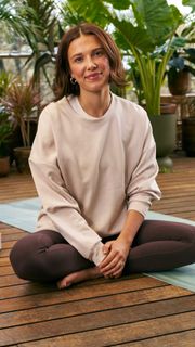 Millie Bobby Brown feet photo 7