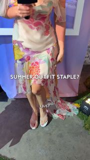 Millie Bobby Brown feet photo 1