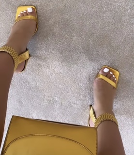 Millie Court feet photo 13