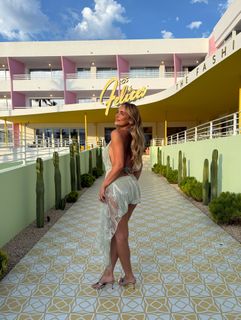 Millie Court feet photo 8