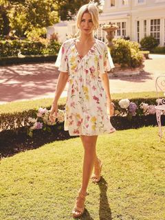 Millie Mackintosh feet photo thumbnail