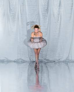 Milly Alcock feet photo thumbnail