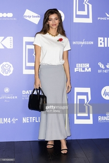 Mimi Keene feet photo thumbnail