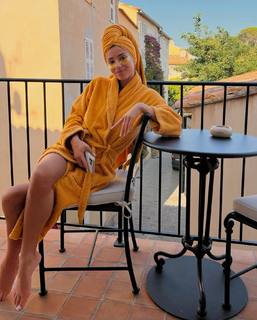 Mimi Keene feet photo thumbnail