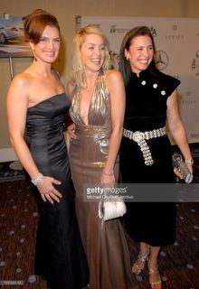 Mimi Rogers feet photo thumbnail