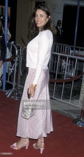 Mimi Rogers feet photo thumbnail