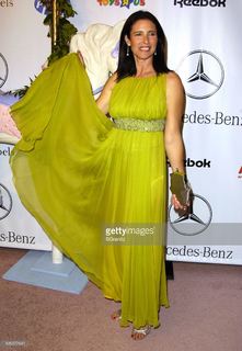 Mimi Rogers feet photo thumbnail