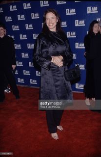 Mimi Rogers feet photo thumbnail