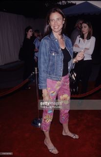 Mimi Rogers feet photo thumbnail