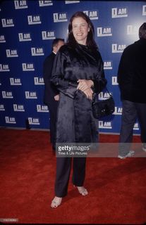 Mimi Rogers feet photo thumbnail