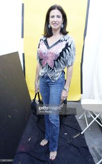 Mimi Rogers feet photo thumbnail