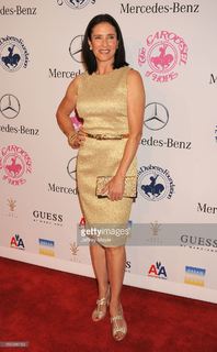 Mimi Rogers feet photo thumbnail
