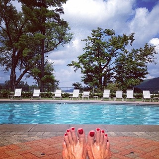 Mimi Rogers feet photo thumbnail