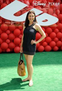 Mimi Rogers feet photo thumbnail