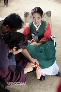 Min-Young Park feet photo thumbnail
