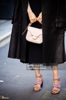 Min-Young Park feet photo thumbnail