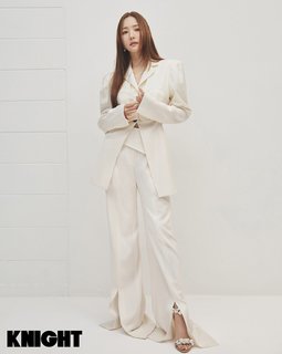 Min-Young Park feet photo thumbnail