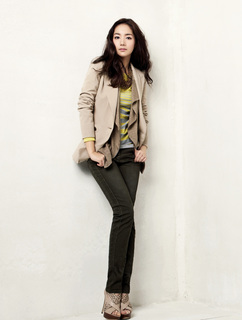Min-Young Park feet photo thumbnail