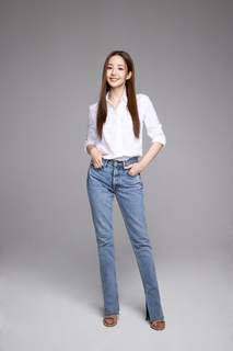 Min-Young Park feet photo thumbnail