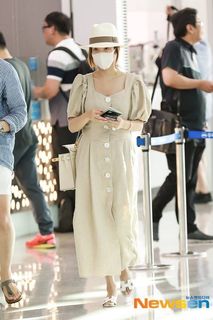 Min-Young Park feet photo thumbnail