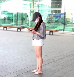 Min-Young Park feet photo thumbnail