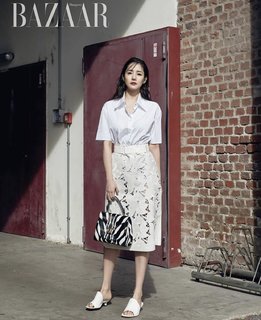 Min-Young Park feet photo thumbnail