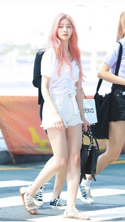 Min-ju Kim feet photo 3