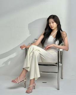 Min-ju Kim feet photo 12