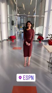 Mina Kimes feet photo thumbnail