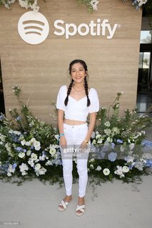 Mina Kimes feet photo thumbnail