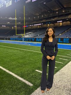 Mina Kimes feet photo thumbnail