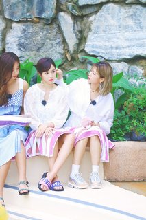 Mina Sharon Myoui feet photo thumbnail