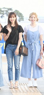 Mina Sharon Myoui feet photo thumbnail
