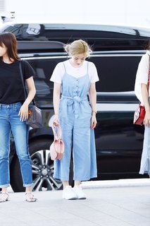 Mina Sharon Myoui feet photo thumbnail