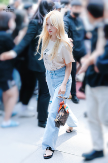 Mina Sharon Myoui feet photo thumbnail