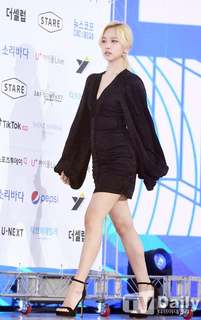 Mina Sharon Myoui feet photo thumbnail