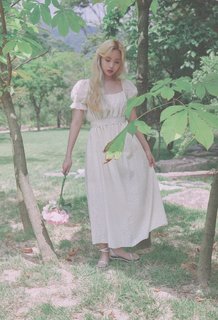 Mina Sharon Myoui feet photo thumbnail