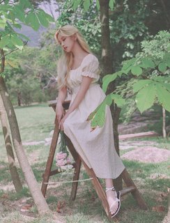 Mina Sharon Myoui feet photo thumbnail