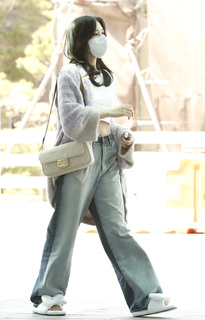 Mina Sharon Myoui feet photo thumbnail