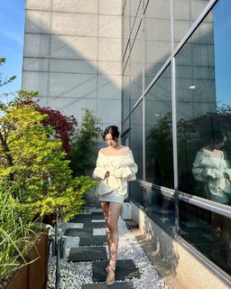 Mina Sharon Myoui feet photo thumbnail