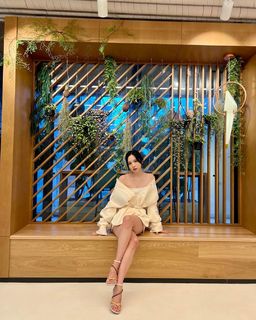 Mina Sharon Myoui feet photo thumbnail