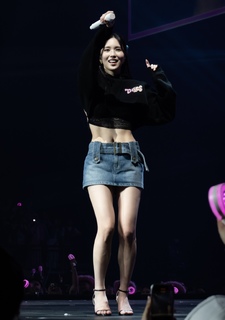 Mina Sharon Myoui feet photo thumbnail