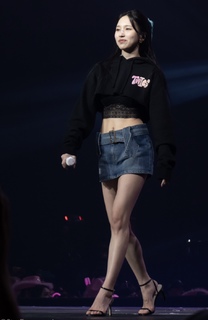 Mina Sharon Myoui feet photo thumbnail