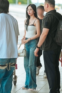 Mina Sharon Myoui feet photo thumbnail