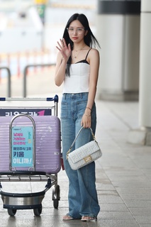 Mina Sharon Myoui feet photo thumbnail